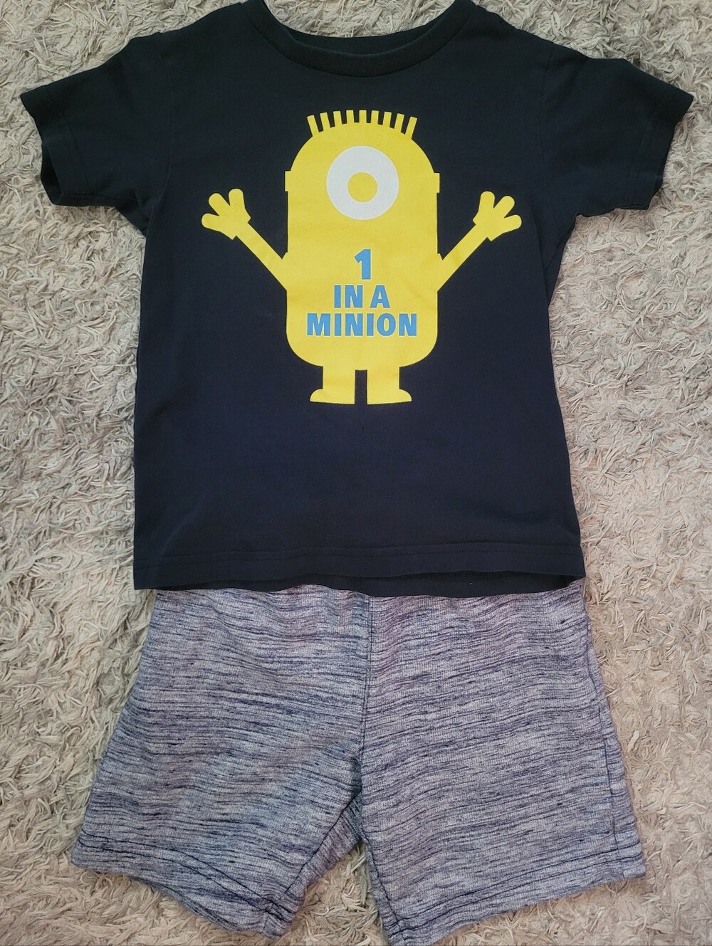 Boys 4T Minion Outfit W/ Shorts